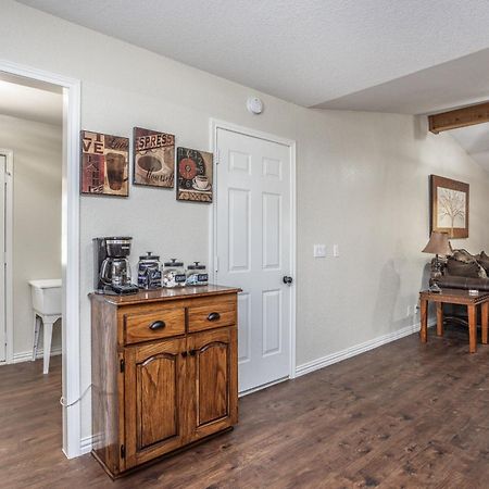 Tranquil 3-Bedroom Cabin Near Winstar Casino 萨克维尔 外观 照片